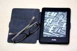 7 things to bring on a plane for entertainment 2 things to bring on a plane Kindle