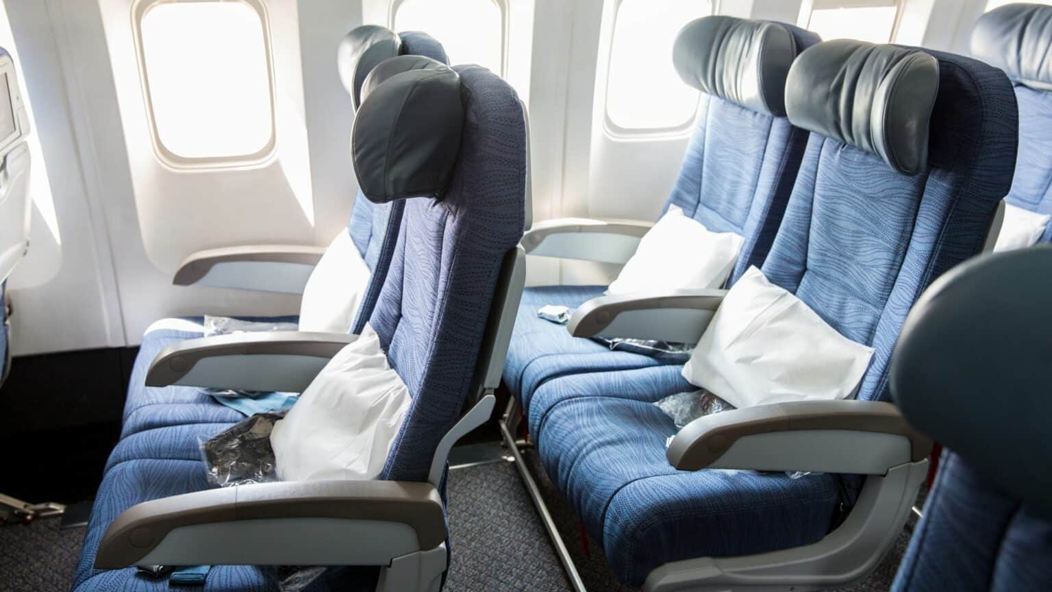 Best inflatable leg rest for flights that actually work