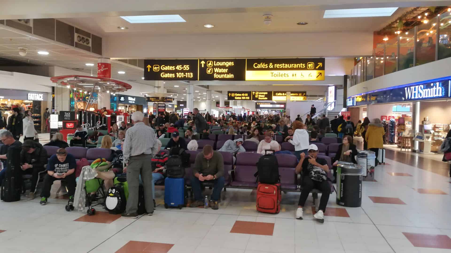 can-you-bring-snacks-on-a-plane-in-your-carry-on-in-2022
