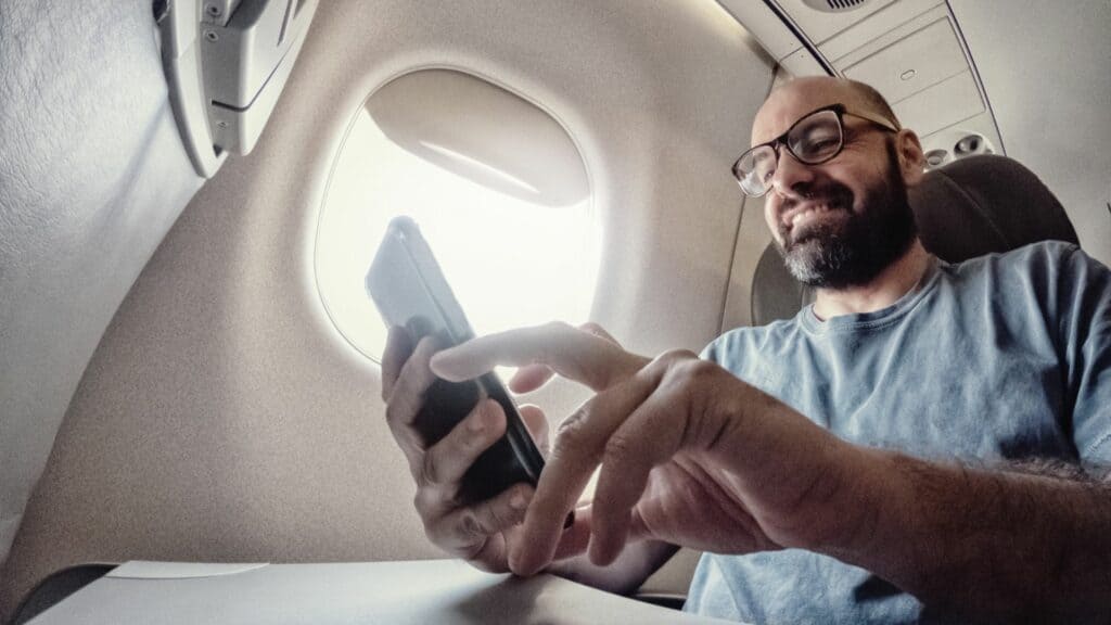 do cell phones work on airplanes