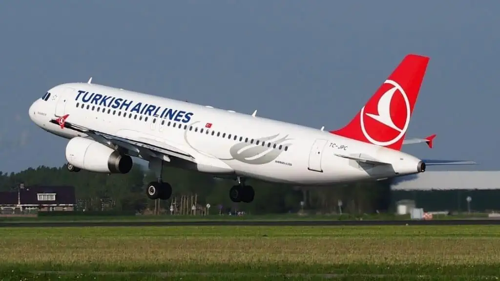 Best Airlines To Fly To Europe_Turkish Airlines