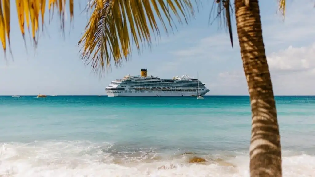 Do You Need A Passport To Fly To Cancun? 2 Do You Need A Passport To Fly To Cancun_Traveling by boat