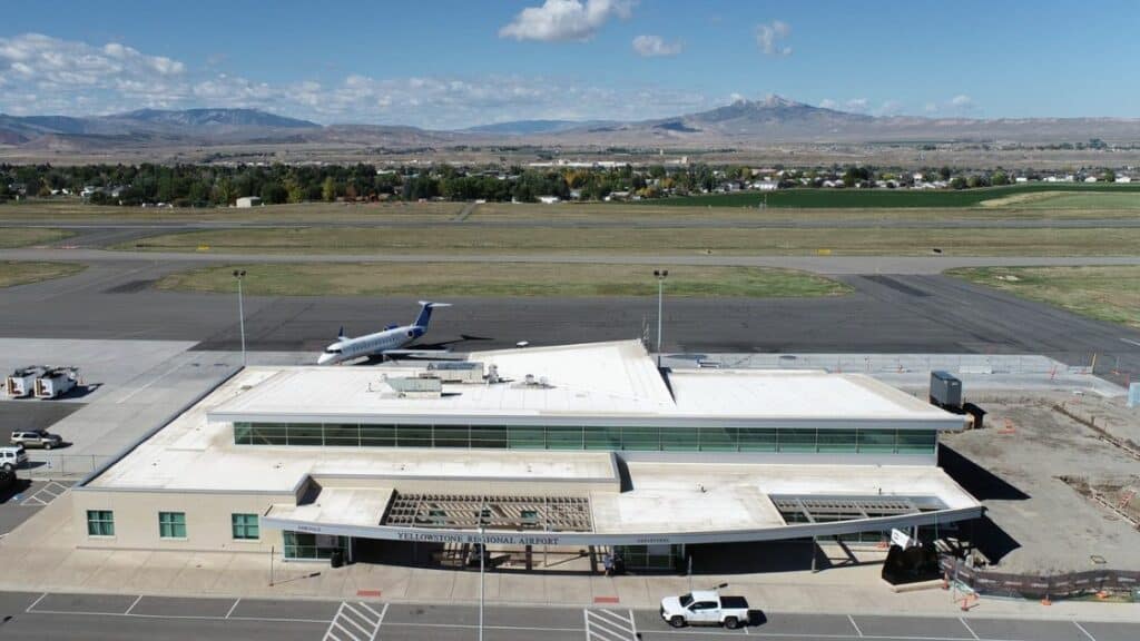 Which Airport for Yellowstone National Park_Cody Yellowstone Regional Airport (COD), Wyoming