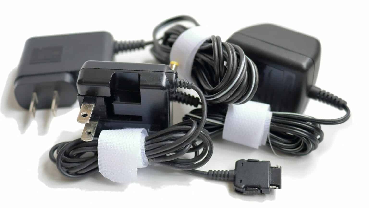 Where to Keep Mobile Charger in Flight In 2022?