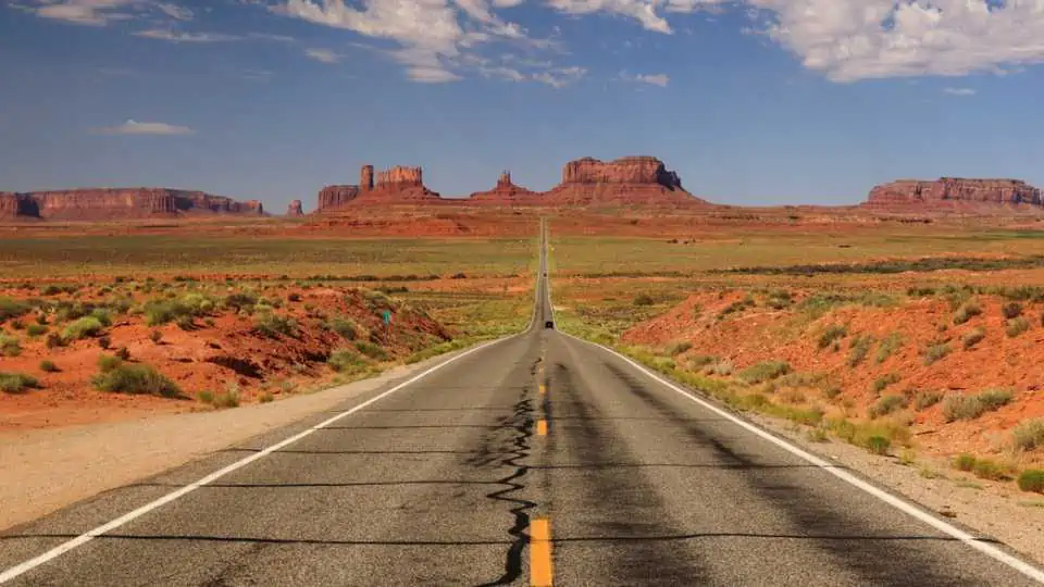 Monument Valley - does Arizona have 2 time zones