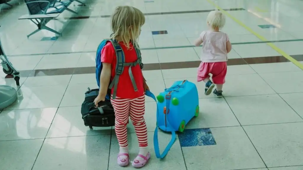 What To Wear On A Plane In Summer_ For Children When Traveling On A Plane