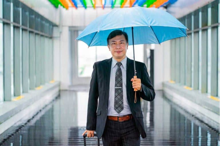 Are Umbrellas Allowed on Planes? TSA Umbrella Rules