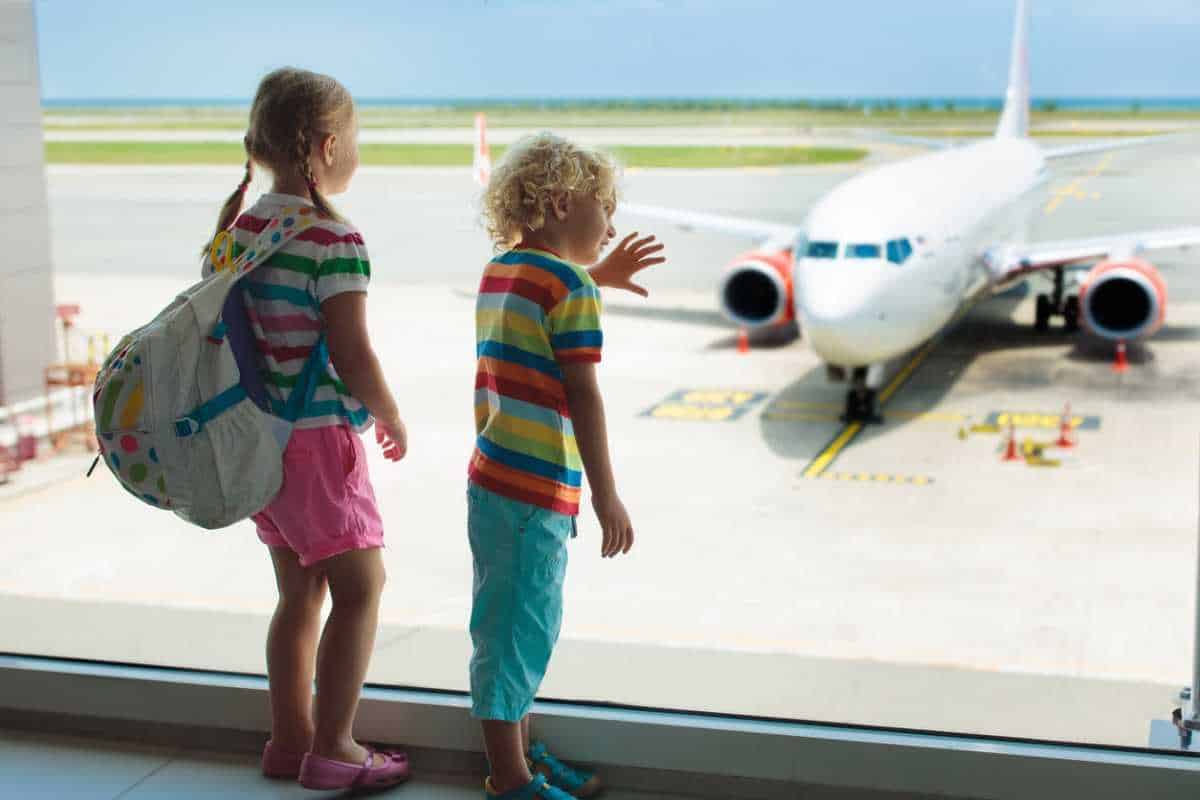 unaccompanied-minors-delta-air-travel-for-young-solo-flyers