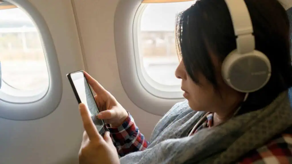What Happens When Someone Calls You on Airplane Mode? 1
