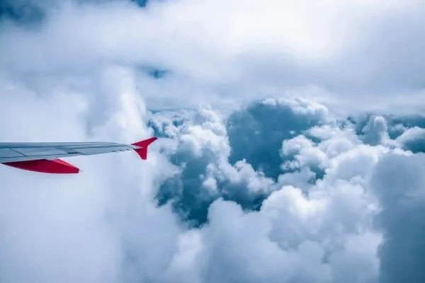 How Safe Is Flying in Turbulence? The Complete Guide 1 How safe is flying in turbulence? The complete guide